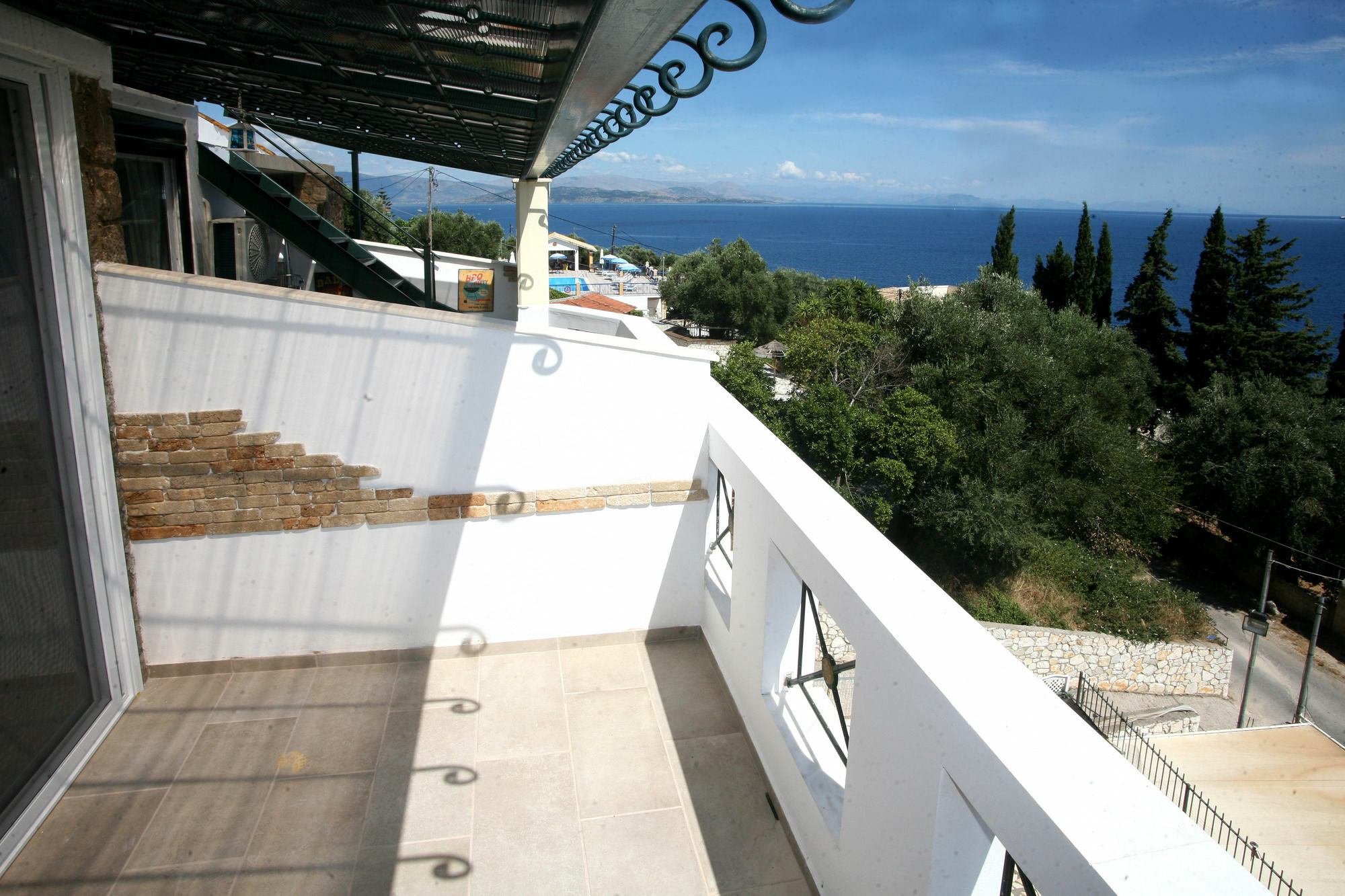 Sarakinos Apartments Barbati Exterior foto